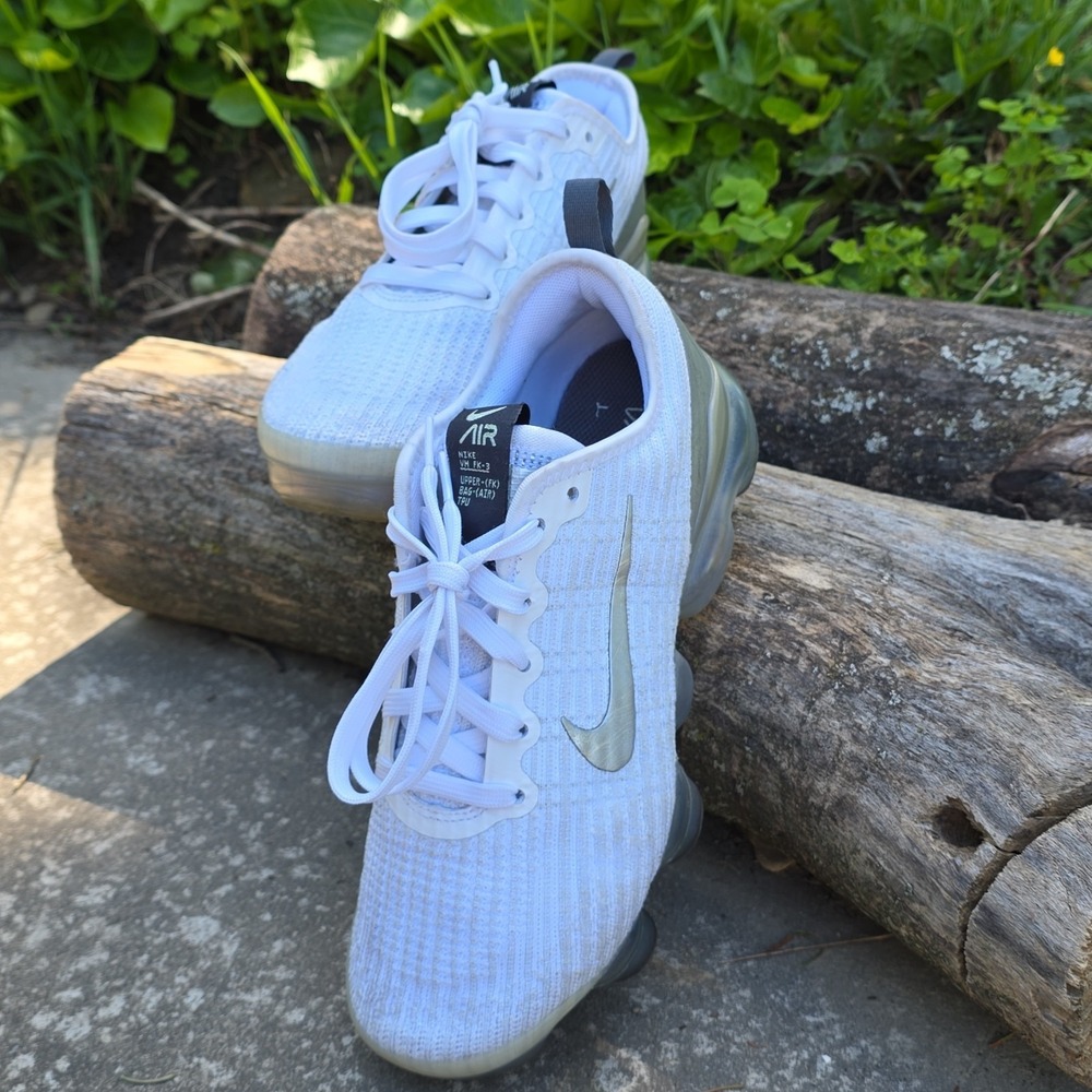 Size 5.5 (GS) - Nike Air VaporMax Flyknit 3 Low White Silver - Picture 10 of 10